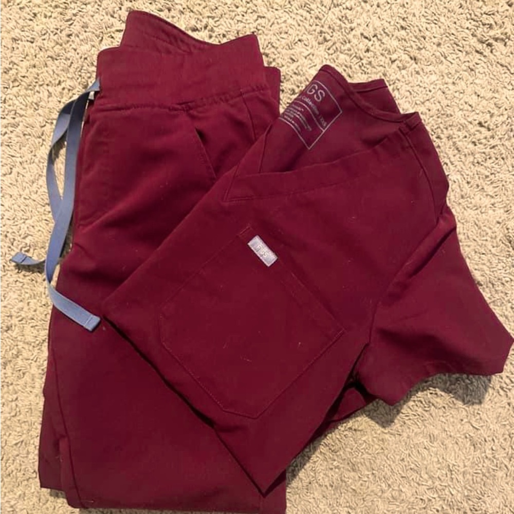 Figs xxsp joggers and top xxs. Worn 3-4 times. Burgundy set.